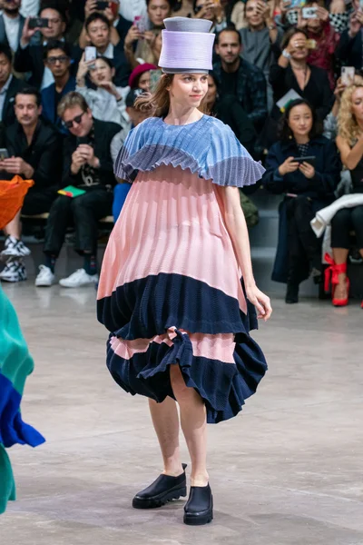 Look 50